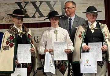 Sukcesy naszych uczniów podczas XXXI Konkursu Recytatorskiego im. Augustyna Suskiego „Strofy o Ojczyźnie”